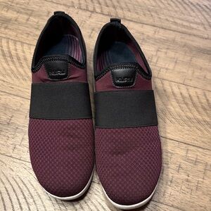 KURU Women's Slip-On Loafers in Plum and Black